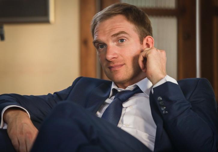 Актер Андрей Бурковский заявил об уходе из МХТ им. Чехова